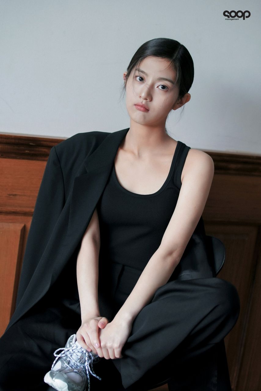 신은수 Shin Eun Soo Profile Behind1_15.jpg