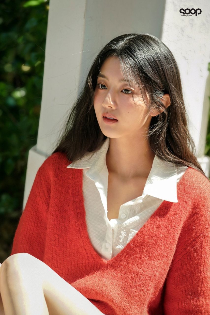 신은수 Shin Eun Soo Profile Behind1_5.jpg