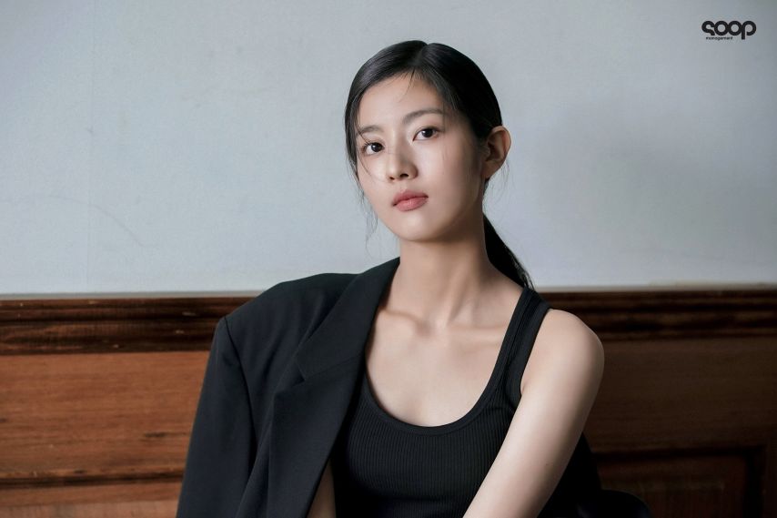 신은수 Shin Eun Soo Profile Behind1_16.jpg