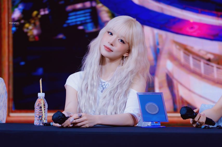 프로미스나인 이채영1_4.jpg