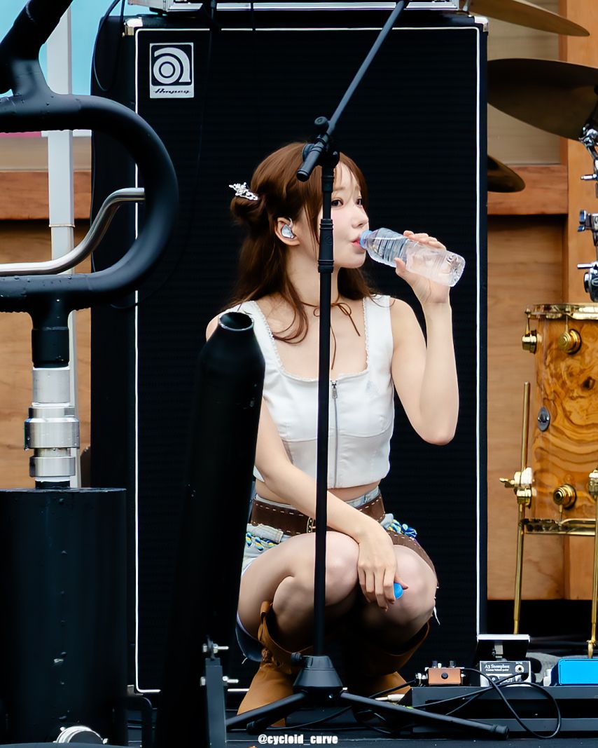 QWER 마젠타1_5.jpg