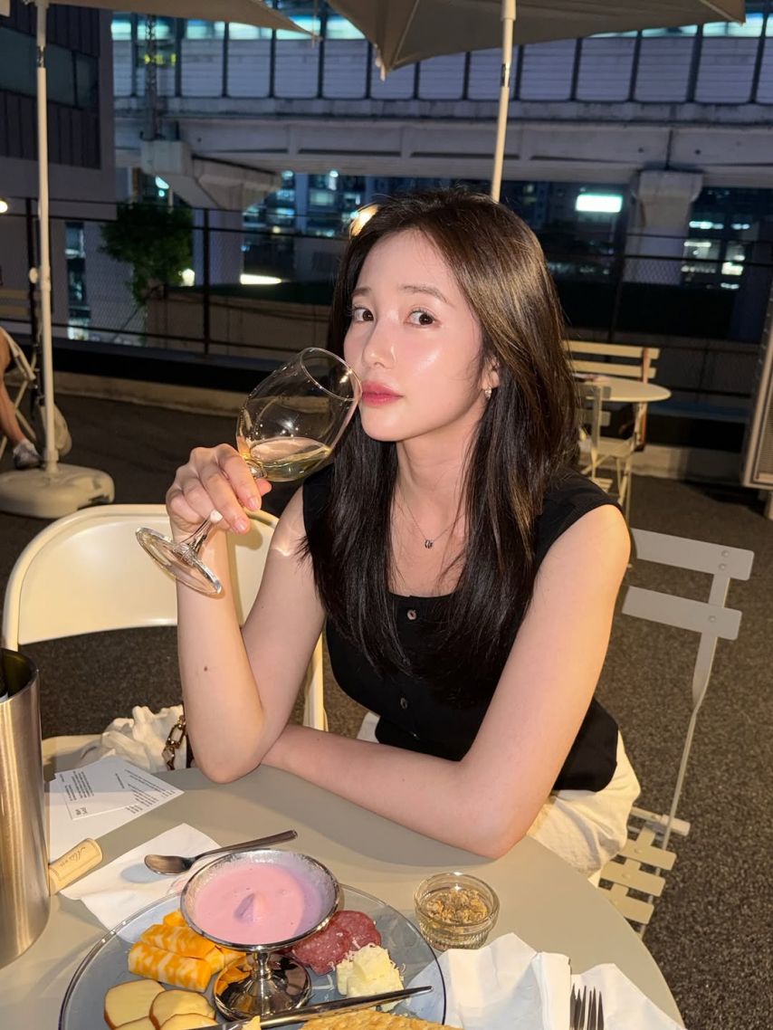 윤채경1_2.jpg