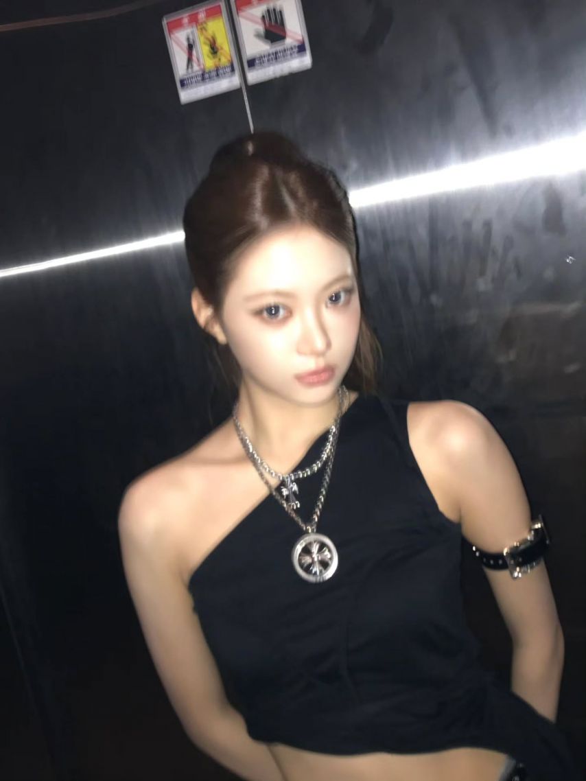 르세라핌 카즈하,홍은채1_11.jpg