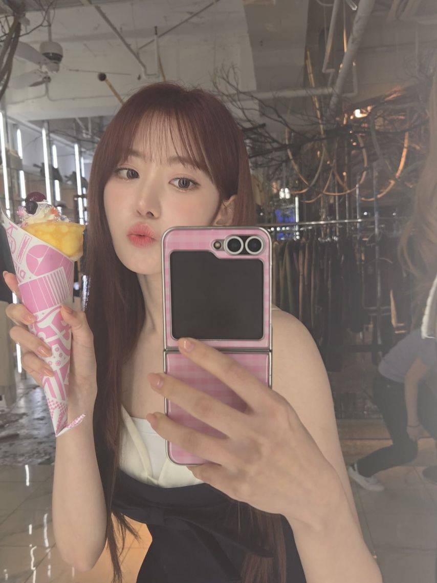 르세라핌 김채원,사쿠라,허윤진1_21.jpg