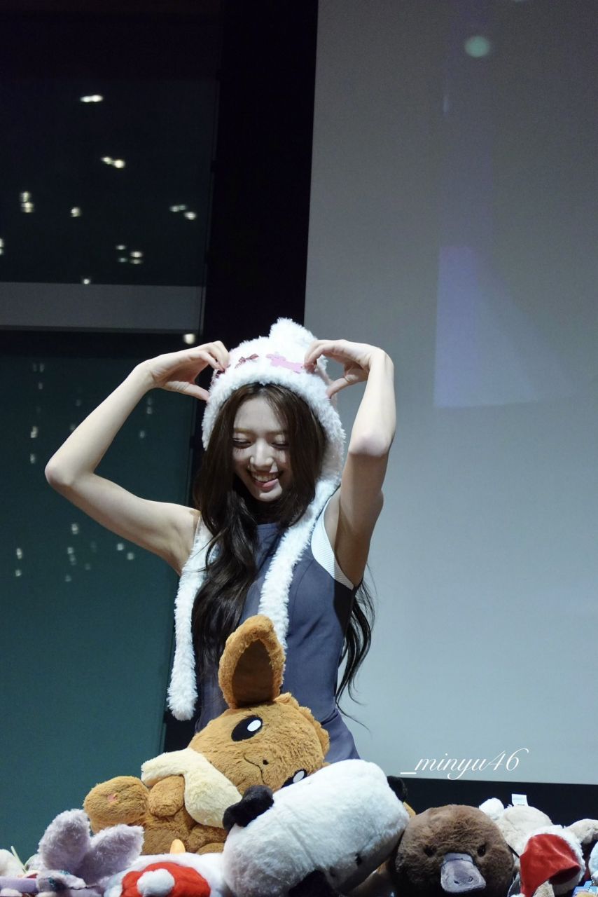 [ITZY] 유나2_2.jpg