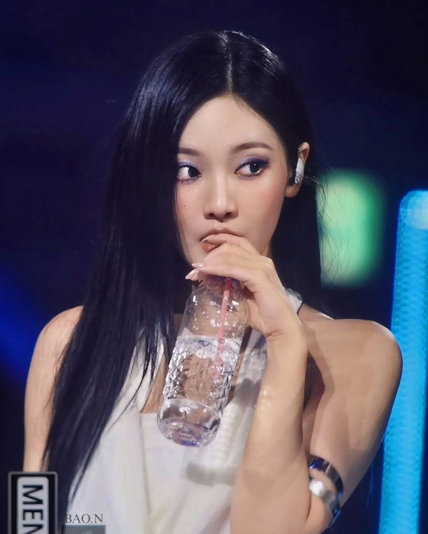 에스파 (aespa) 닝닝 250619 2025 MY-K Festa.1_9.jpg