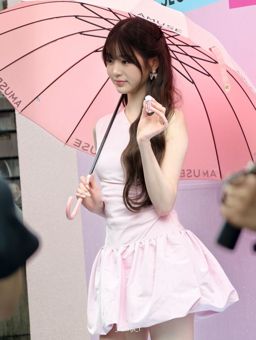 아이브 장원영 250620 AMUSE1_5.jpg