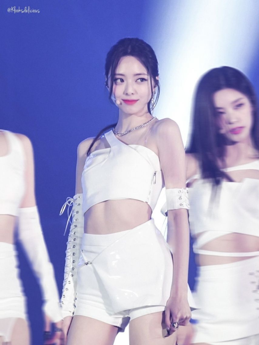 ITZY 유나1_3.jpg