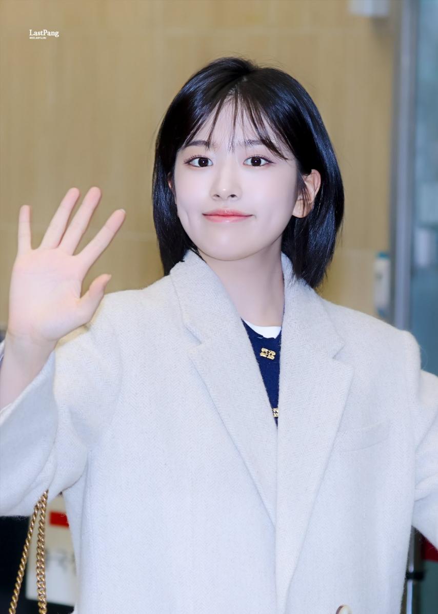 아이브 안유진1_10.jpg