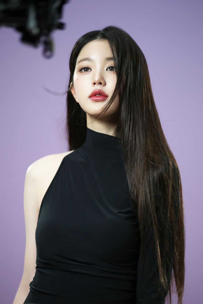 아이브 장원영 X ‘dyson’ 광고 촬영 현장 비하인드1_11.jpeg
