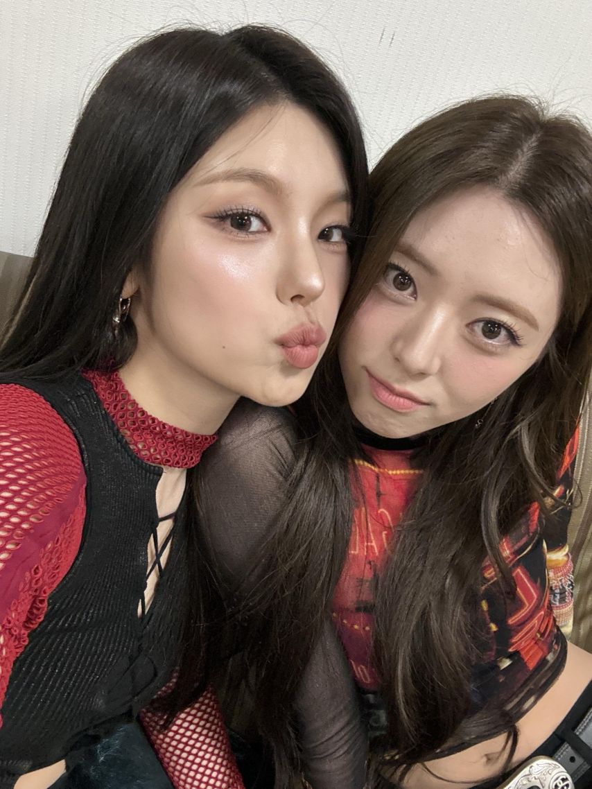 ITZY 예지,채령1_2.jpeg