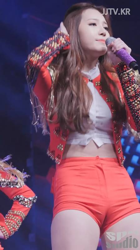 앞 뒤로 먹는 걸스데이 유라.gif1_1.jpg