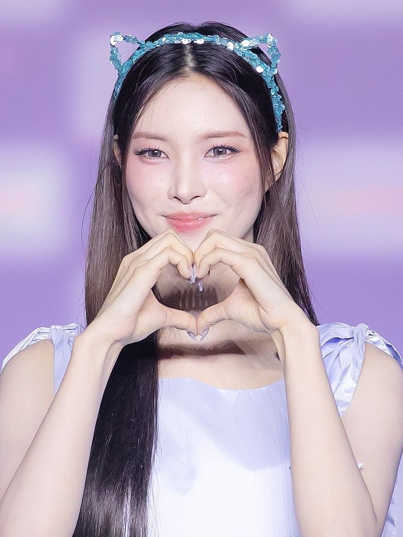 아일릿 (ILLIT) 윤아1_1.jpeg