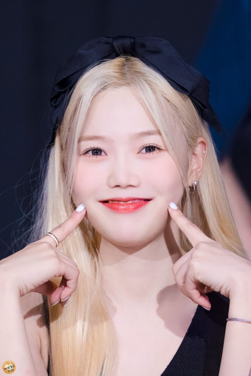 오마이걸 효정1_1.jpg