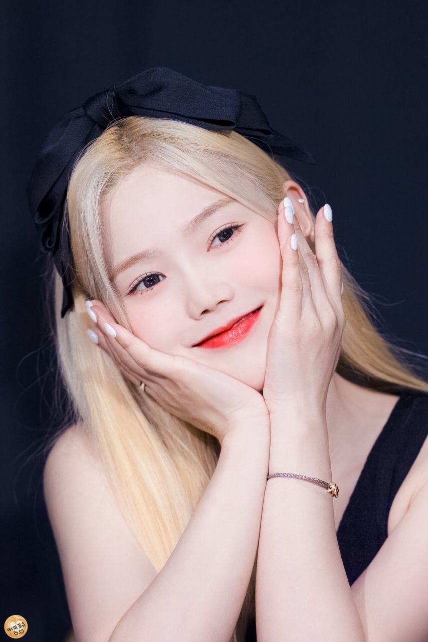 오마이걸 효정1_2.jpg