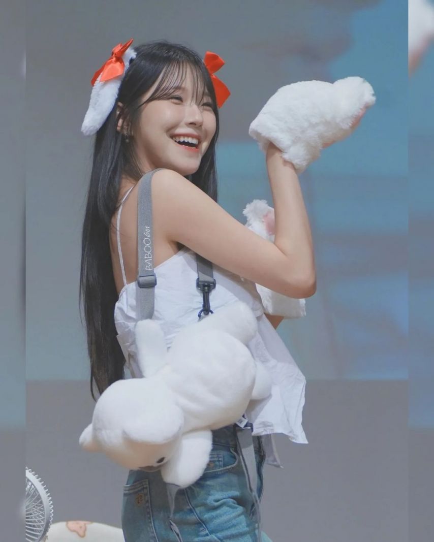 프로미스나인 백지헌1_3.jpg