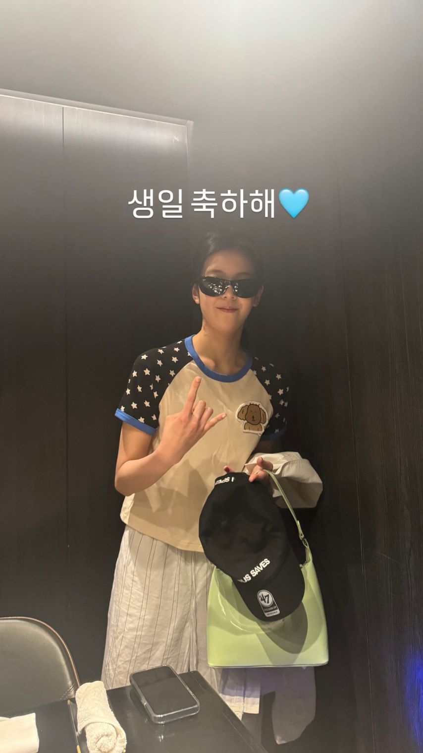 ITZY 리아 생일1_18.jpg