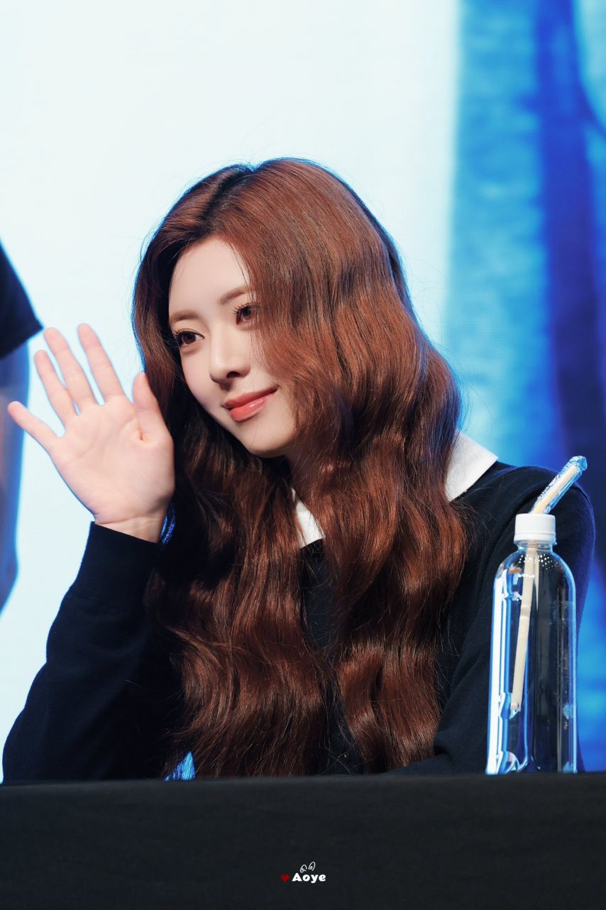 ITZY 유나1_8.jpg