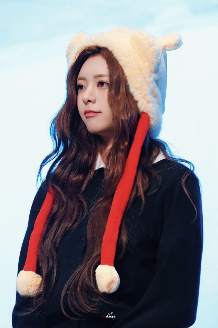 ITZY 유나1_2.jpg