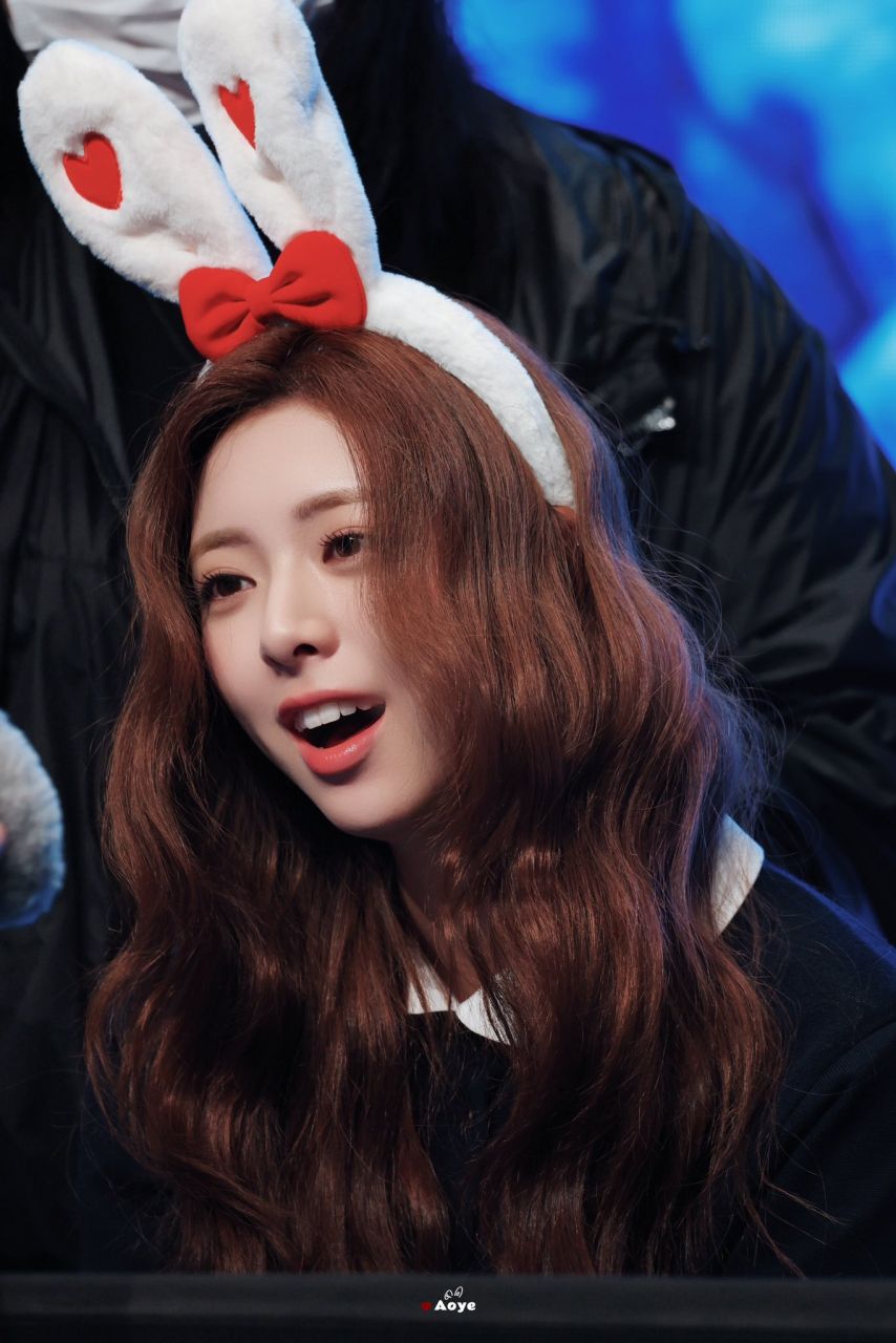 ITZY 유나1_3.jpg