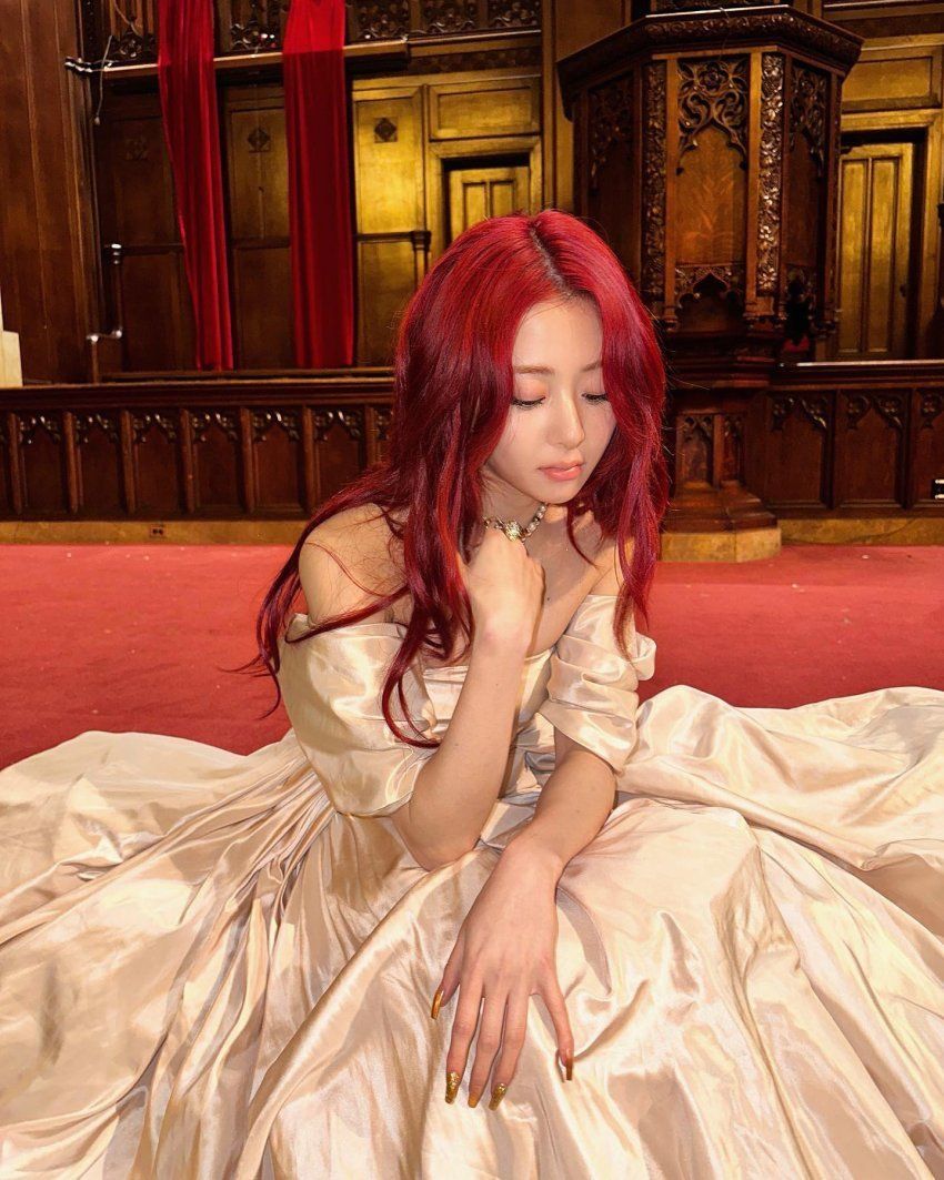 르세라핌 윤진1_3.jpg