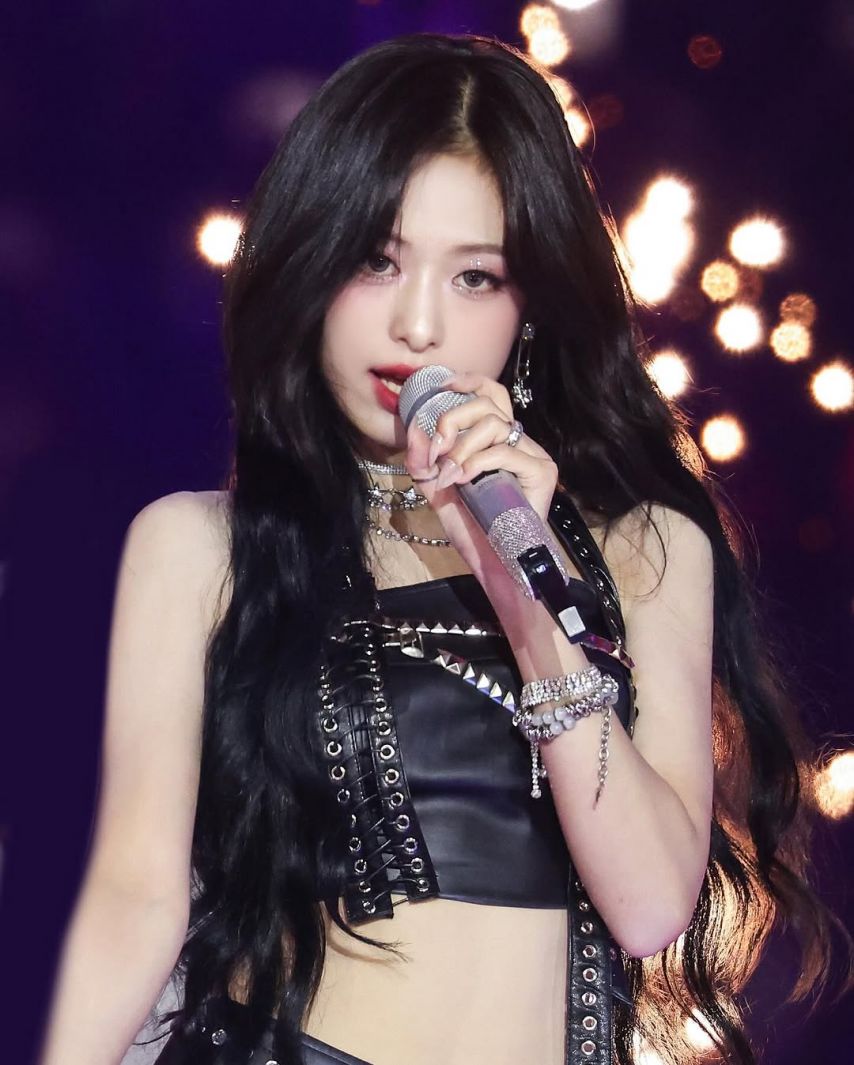 BABYMONSTER (베이비몬스터) 아현1_1.jpg