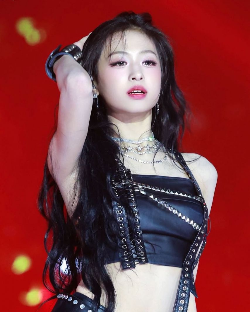 BABYMONSTER (베이비몬스터) 아현1_3.jpg