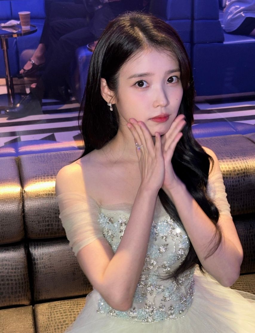 아이유1_2.jpeg