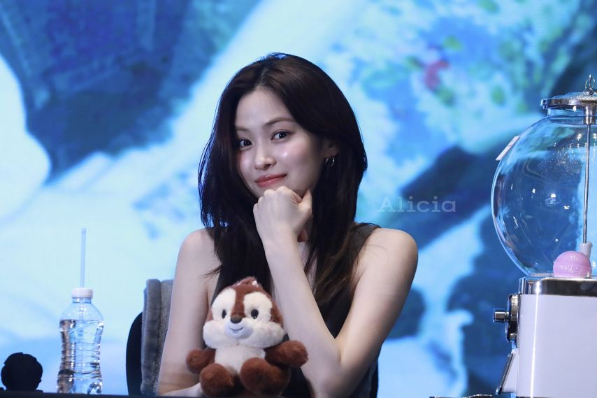 ITZY 류진1_1.jpg