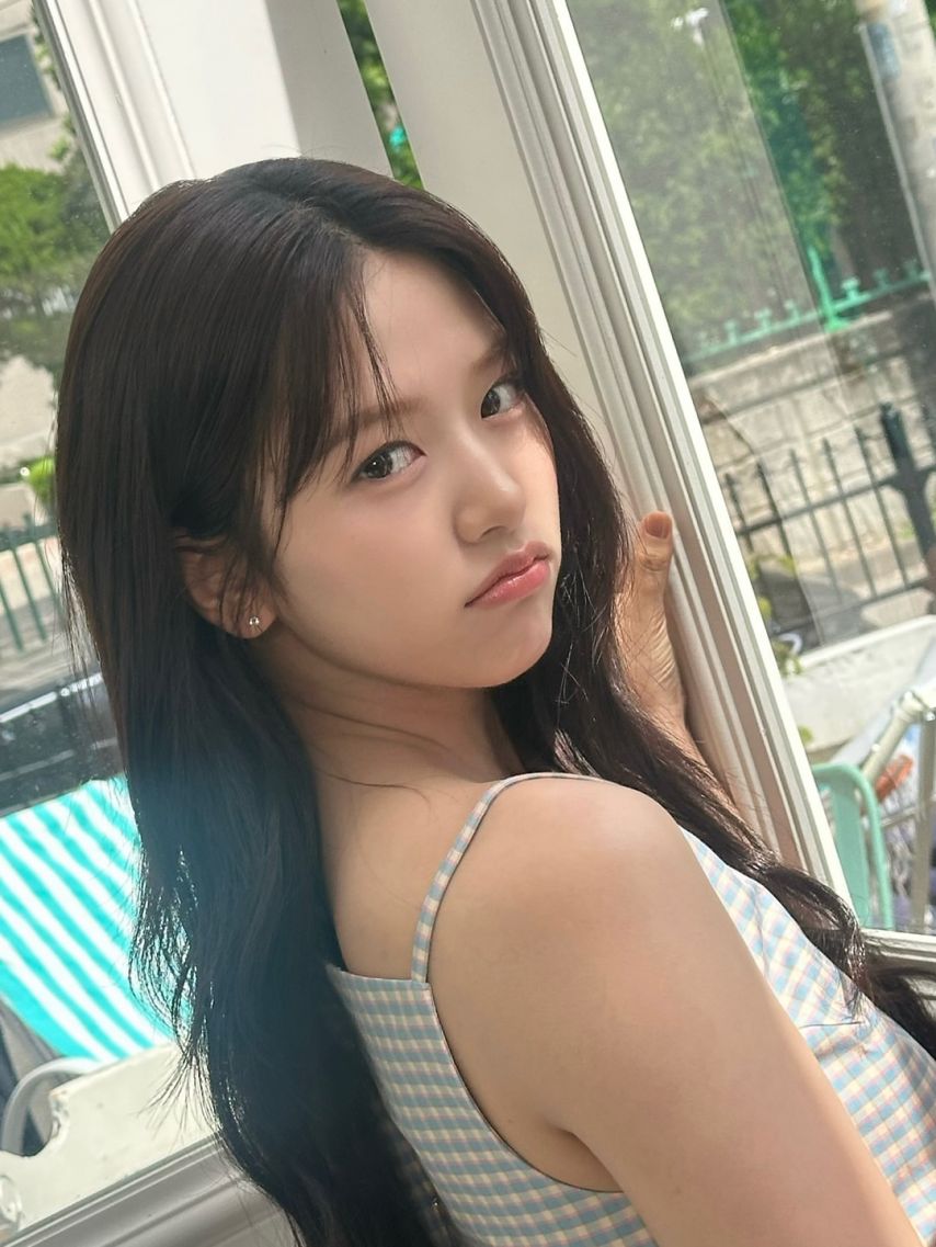 아이브 안유진1_2.jpg