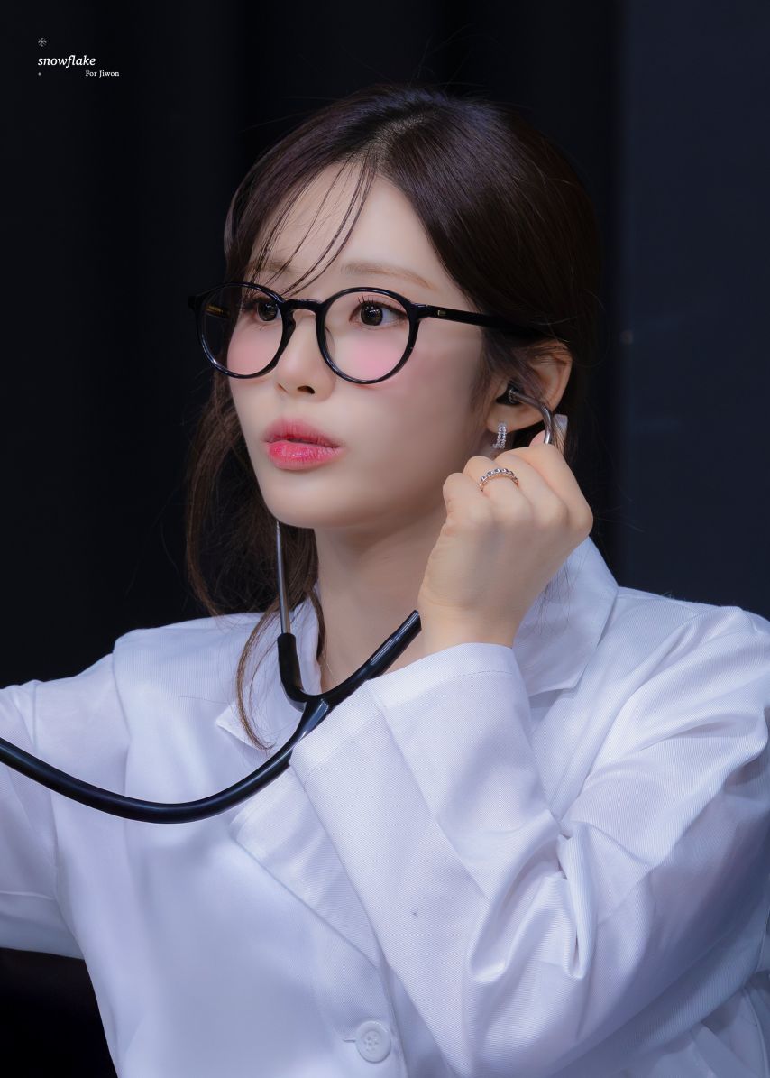 프로미스나인 박지원1_3.jpg