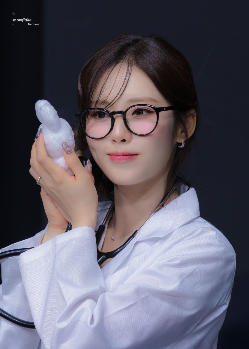 프로미스나인 박지원1_2.jpg