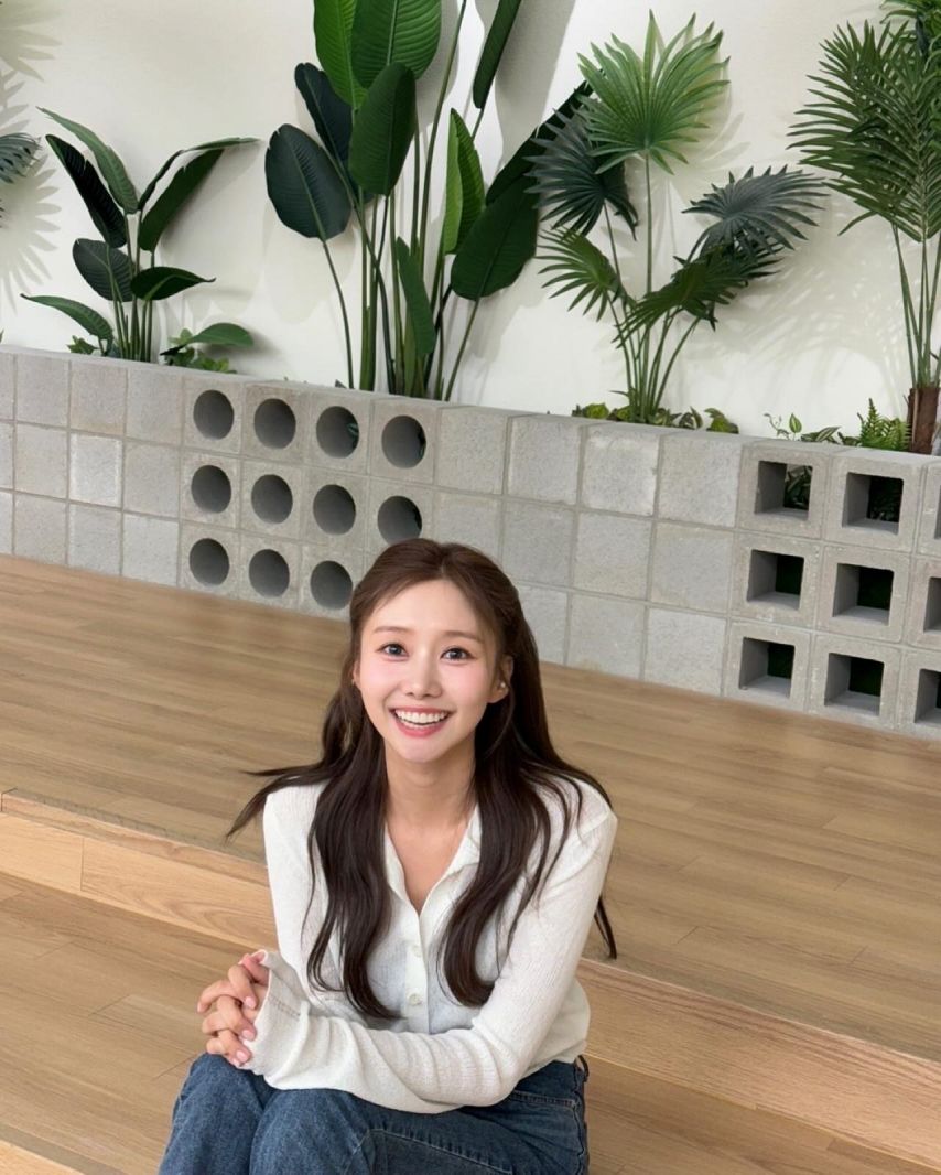 윤수빈 아나운서2_5.jpg