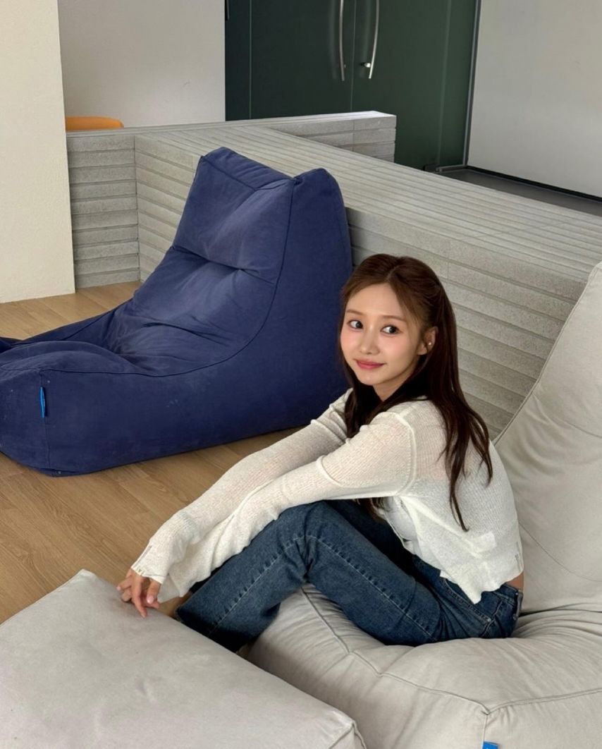 윤수빈 아나운서2_2.jpg