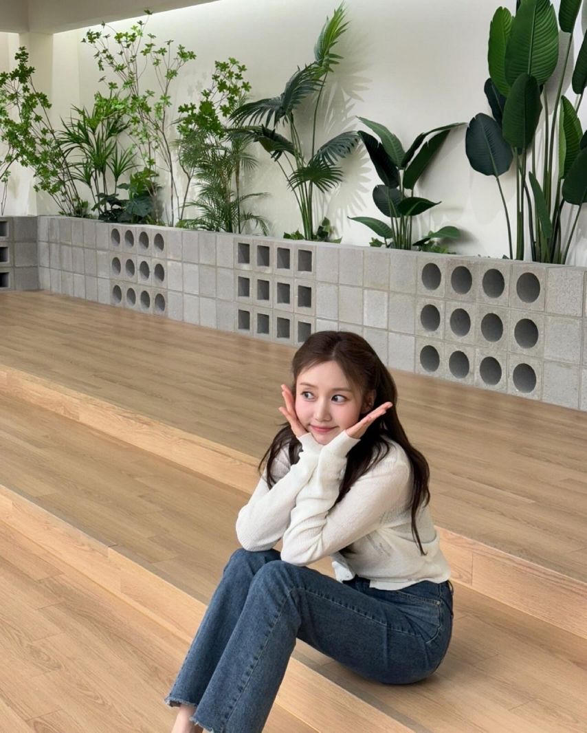 윤수빈 아나운서2_1.jpg