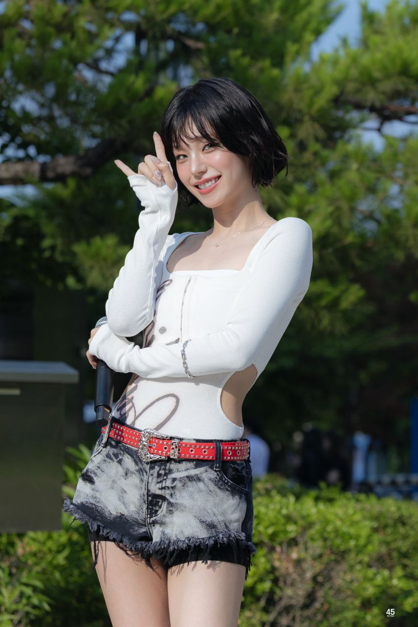 ITZY 예지1_2.jpg