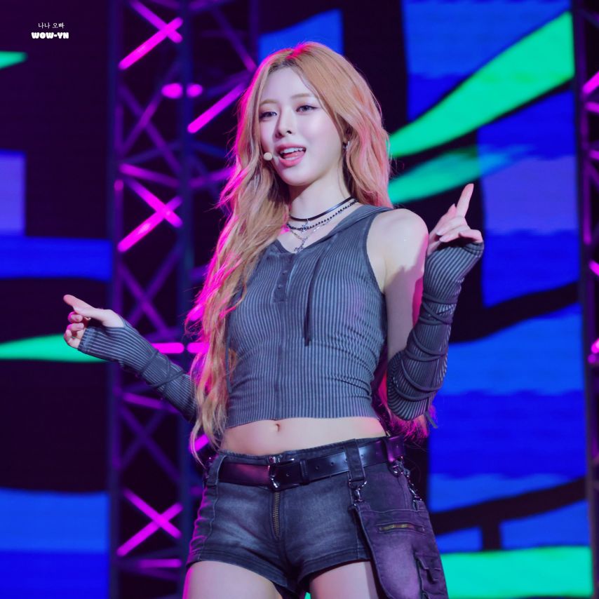 ITZY 유나1_4.jpg