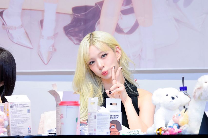 프로미스나인 이채영1_2.jpg
