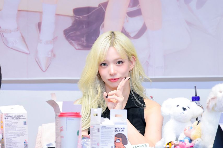 프로미스나인 이채영1_3.jpg