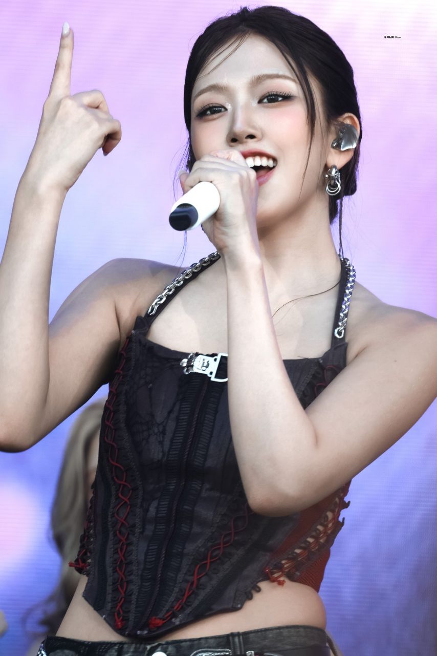 아이브 안유진 1_3.jpg