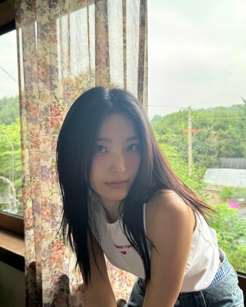 프로미스나인 새롬1_4.jpeg