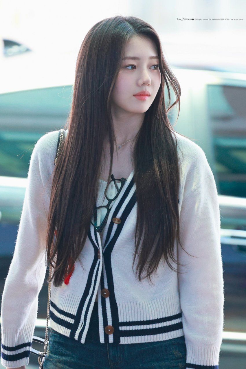 베이비몬스터 로라1_2.jpeg