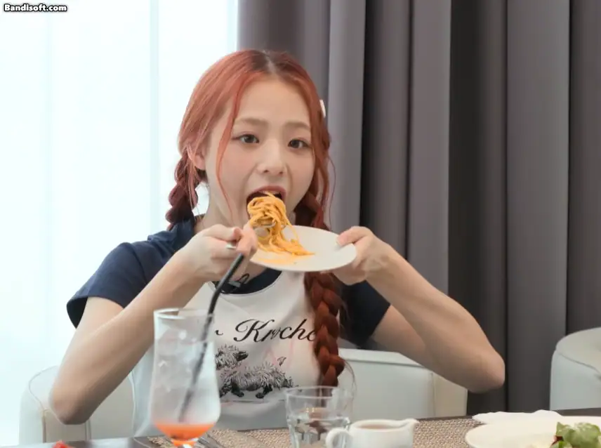 유니스 임서원 먹방.gif1_2.webp