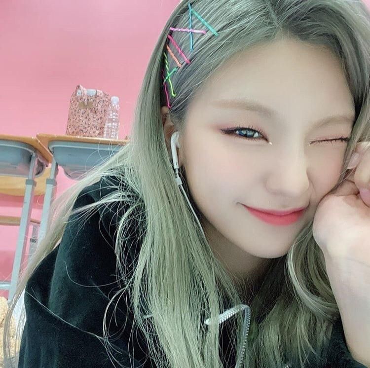 ITZY 예지1_1.jpg