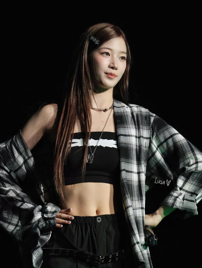 LE SSERAFIM (르세라핌) 카즈하1_4.jpg
