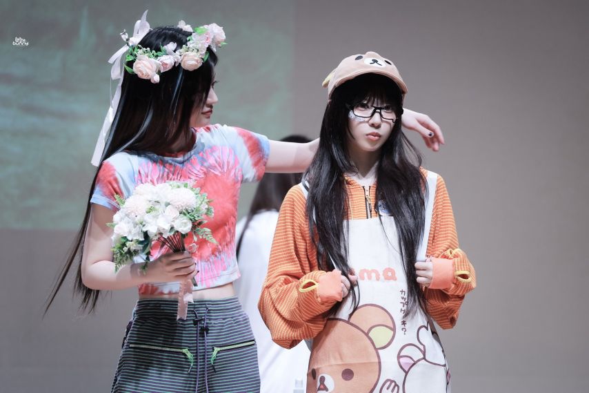 아일릿 민주 모카1_3.jpg