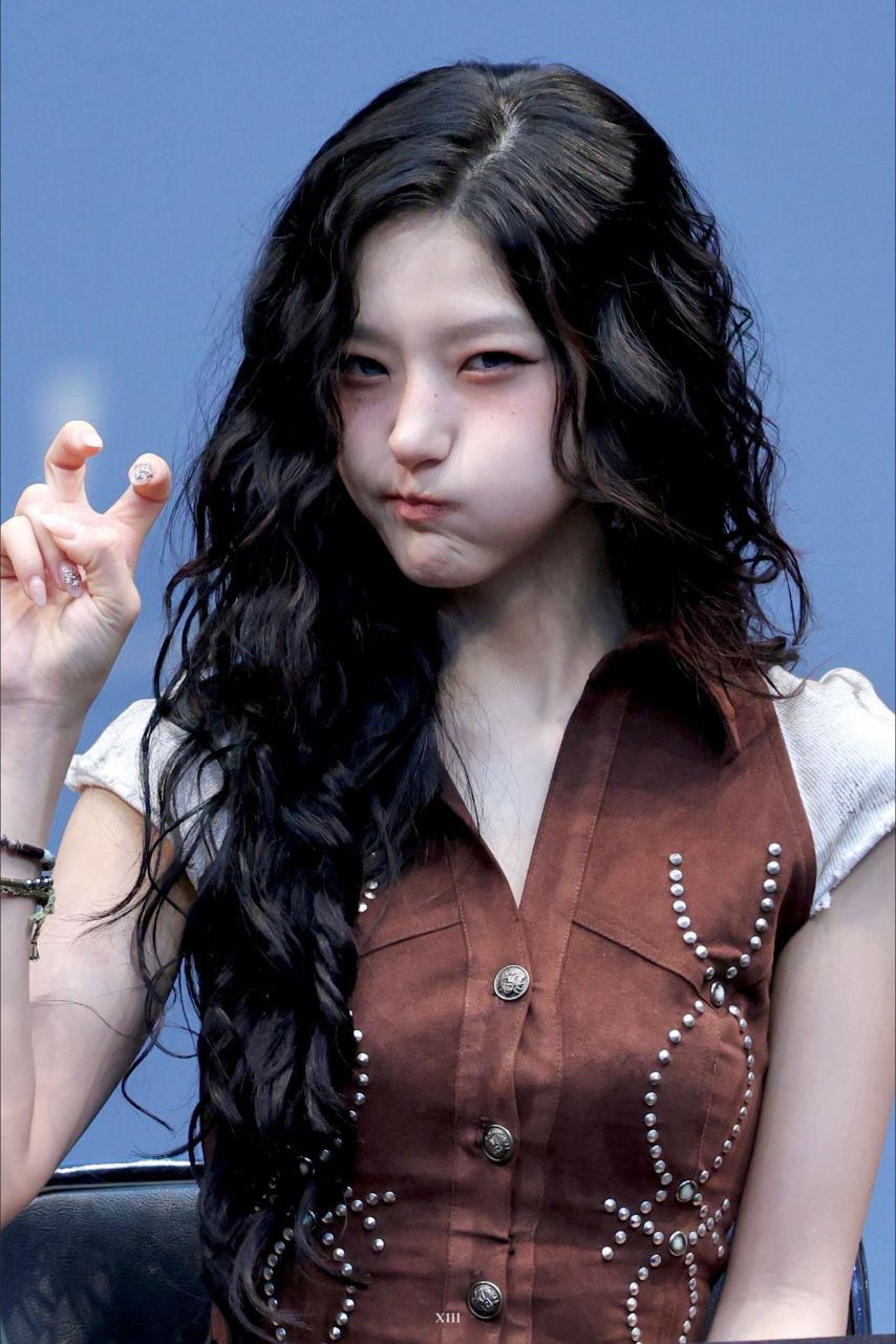 키스오브라이프 하늘1_4.jpeg