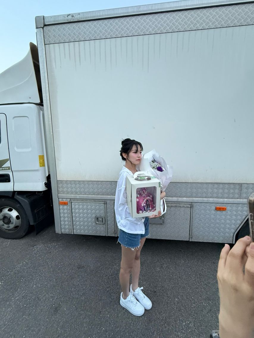 프로미스나인 백지헌1_8.jpg