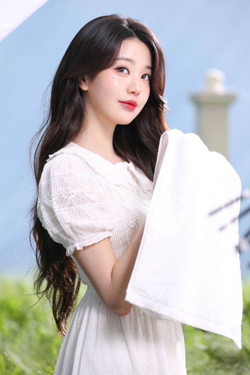 아이브 장원영 X ‘다우니’ 광고 촬영 현장 비하인드1_9.jpeg