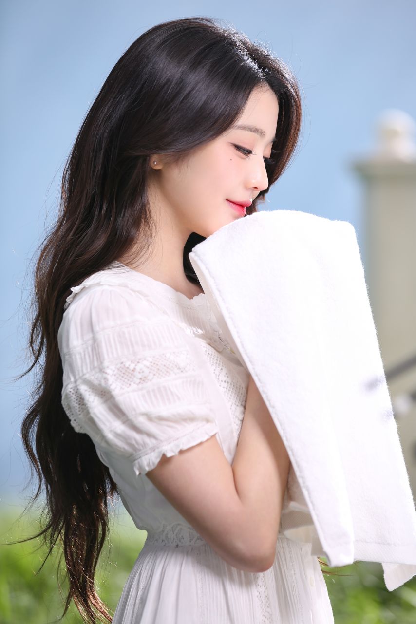 아이브 장원영 X ‘다우니’ 광고 촬영 현장 비하인드1_10.jpeg